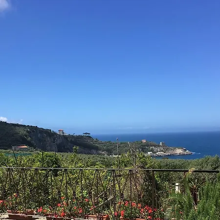 Faraglioni Di 2*